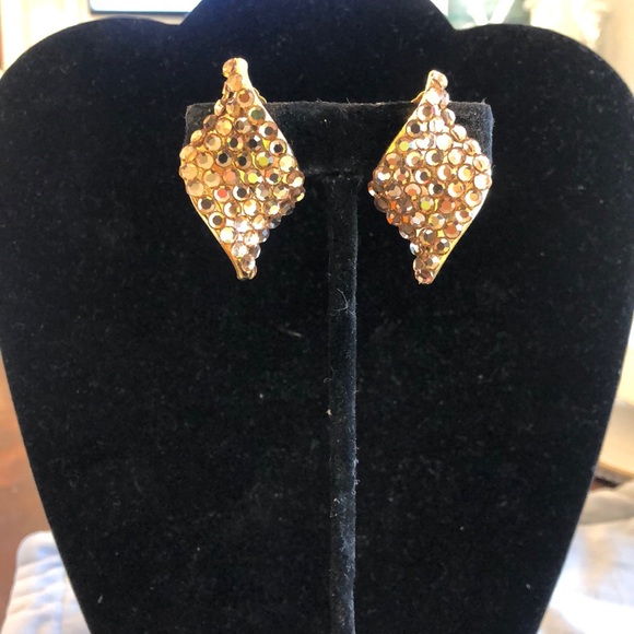 Light Colorado Austrian Crystal Twist Style Earrings-Boutique - Picture 2 of 5